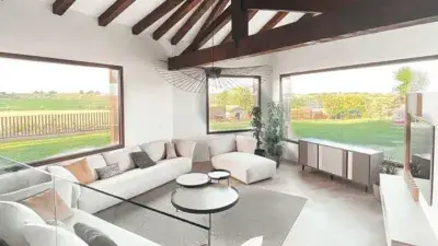 Casa de Lujo en Venta en Vicien Huesca