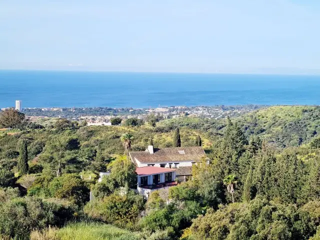 Casa-Villa de 5 Dormitorios en venta Las Chapas, España