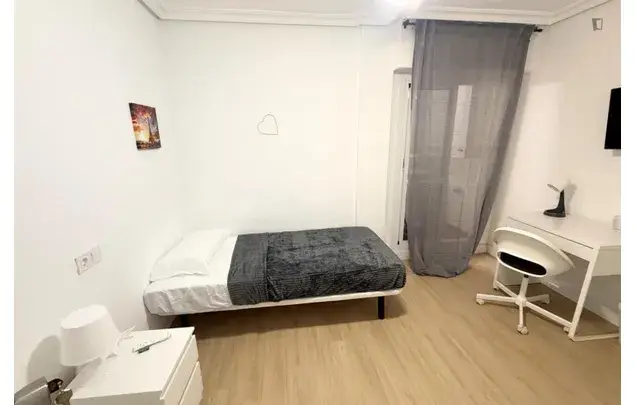 Rent 5 bedroom apartment in Alicante/alacant