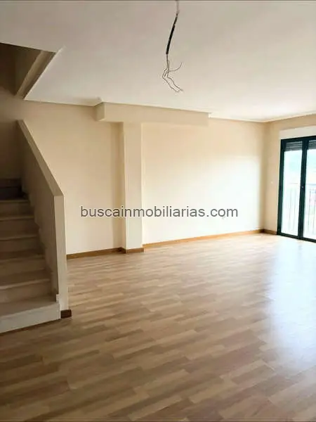 Bungalow en Aspe con Vistas Panorámicas y Parking Privado