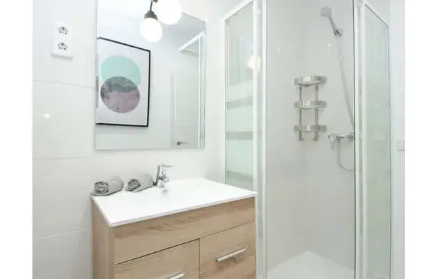 Alquiler de habitaciones en Madrid - Apartamento amueblado 8 habitaciones