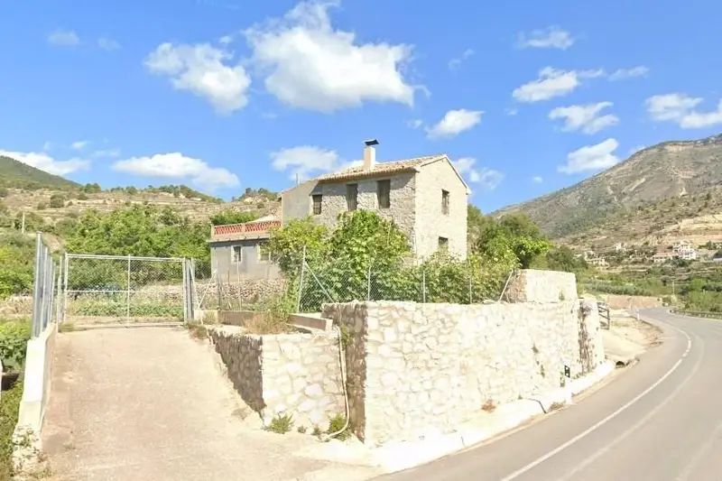 Venta Finca de 4 habitaciones en Sella - Ref: 04051