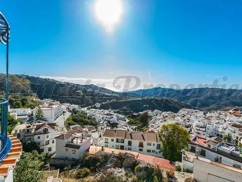 Casa en Cómpeta 3 Dormitorios 1 Baño Piscina Vistas