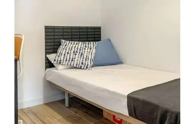 Habitaci
ro de 80m² en Hospitalet de Llobregat