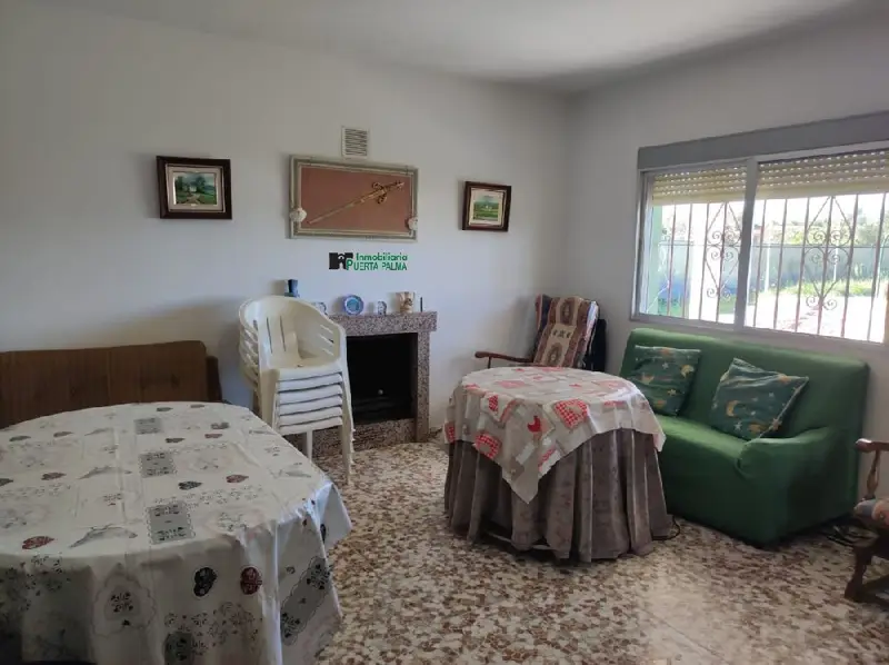 Chalet en Carretera de Valverde Badajoz con Piscina y Aparcamiento