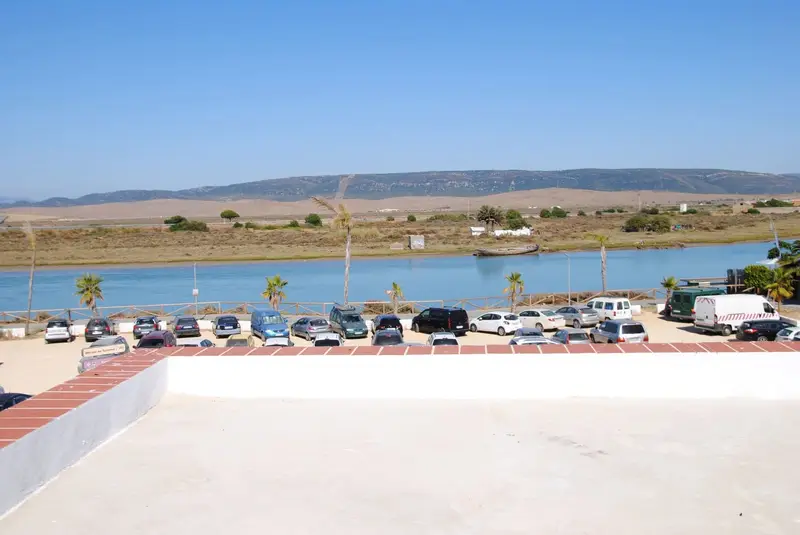Casa en venta en Barbate: Diseño moderno con encanto histórico