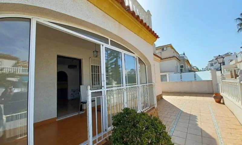 Adosado en Orihuela Costa con Piscina y Solarium