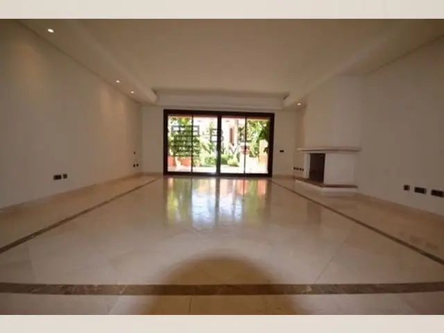 Casa Adosada 3 Dormitorios en Altos de Puente Romano Marbella
