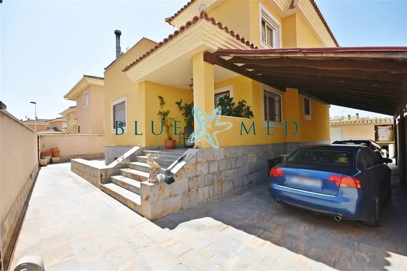 Chalet en Venta Puerto de Mazarron con Piscina y Barbacoa