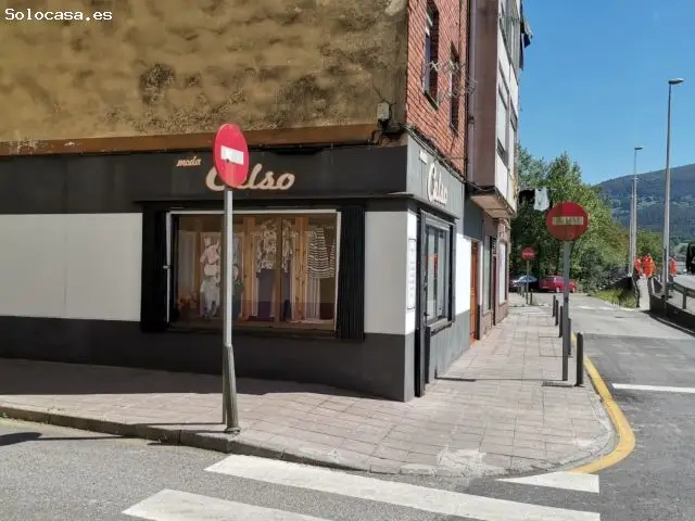 Local Comercial Esquinero en La Penilla de Cayon