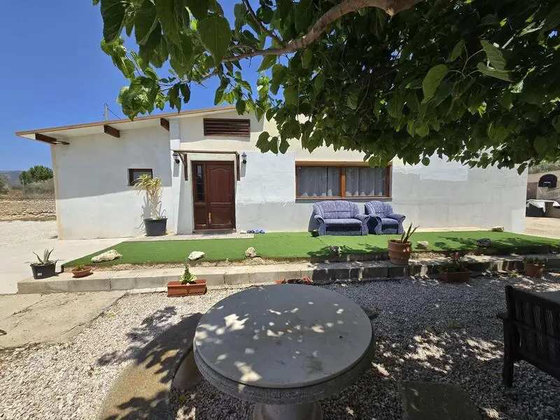 Villa de 4 dormitorios cerca de Sax