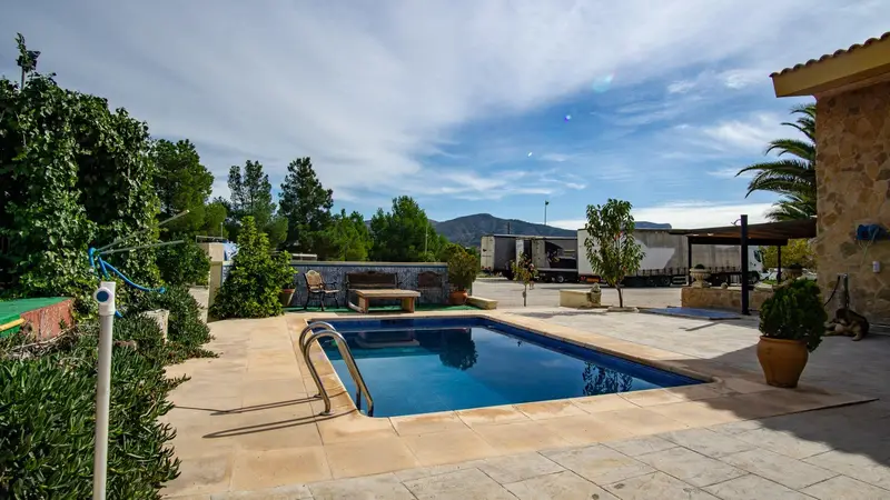 Venta Chalet con Jardin Sax Piscina Privada
