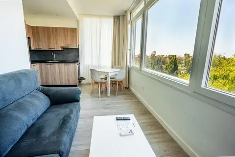 Inversion Marbella: 7 Apartamentos con Licencia Turistica