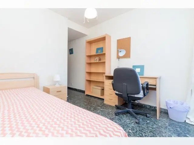 Habitacion Alquiler Valencia Estudiantes Wifi Amueblada Balcon