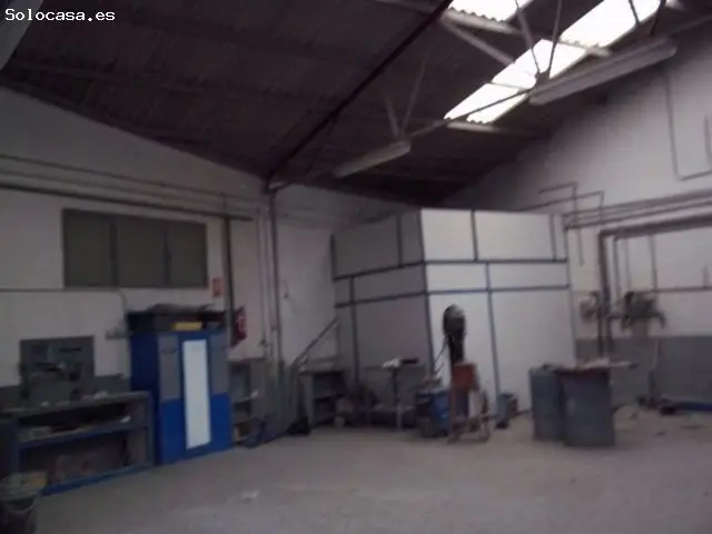 Nave Industrial en Venta o Alquiler con Maquinaria Incluida