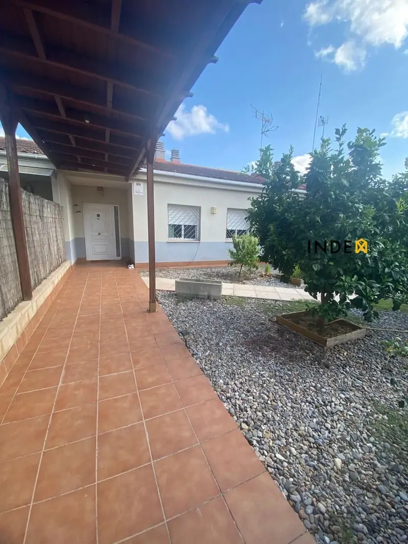Chalet en alquiler en Cubelles, Barcelona