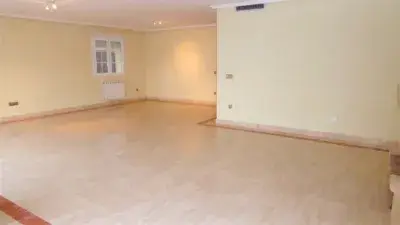 Chalet en Alquiler Pozuelo Fuente de la Salud 613m2 4 Dorm 3 Baños