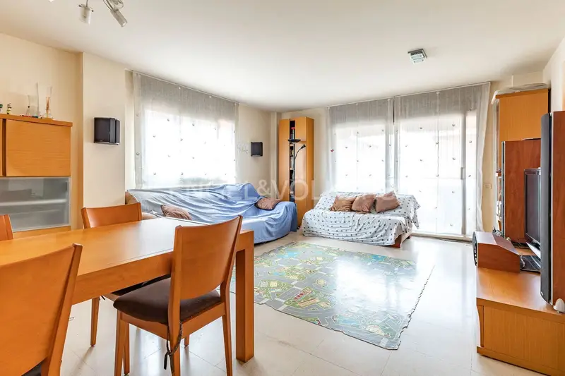 Apartamento en Venta Castelldefels 3 Dormitorios Terraza Piscina Parking