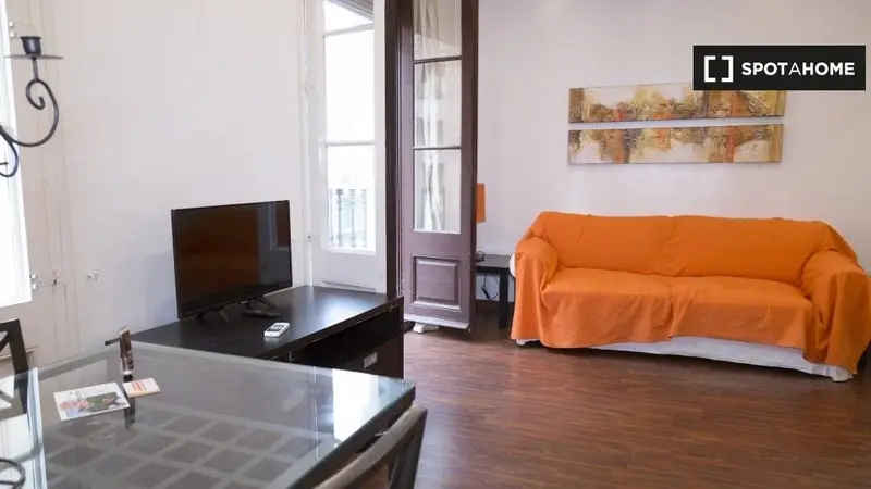 Apartamento en alquiler en Barcelona 2 dormitorios 1 ba
jo