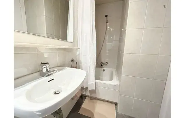 Apartamento 9 Dormitorios Barcelona Alquiler 3-24 Meses