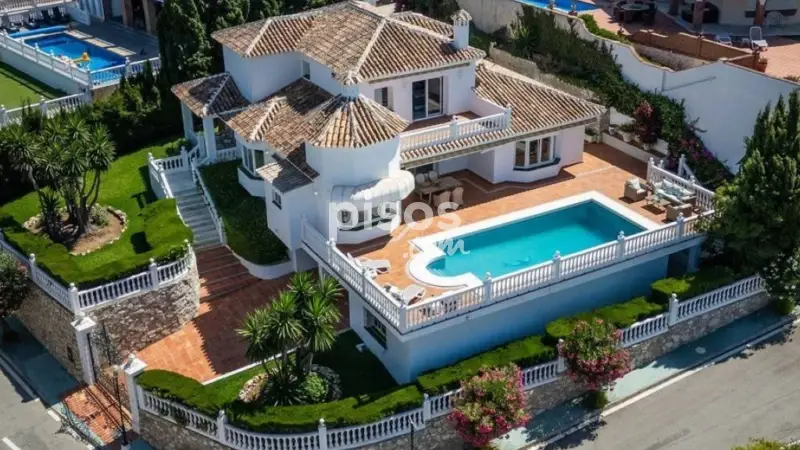 Chalet de Lujo en Mijas Costa 4 Dormitorios Piscina Privada Vistas al Mar