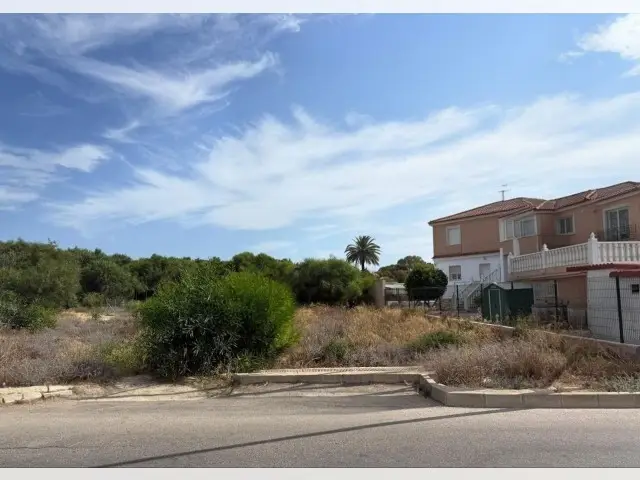 Terreno en Venta Torrevieja Alicante Cerca de Autobús
