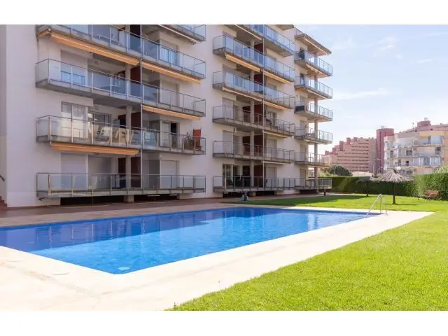 Apartamento en Venta Roses Girona Reformado con Terraza y Piscina
