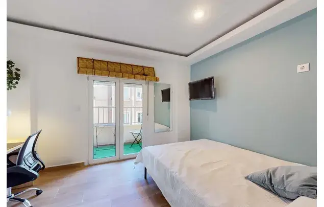 Habitacion 102m2 Elche Estancia Media Larga