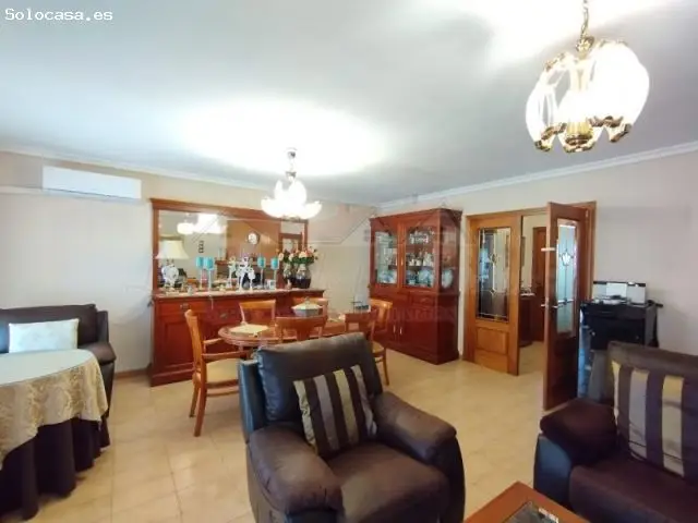 Magnifico Adosado en Sax con 4 Dormitorios y Gran Patio