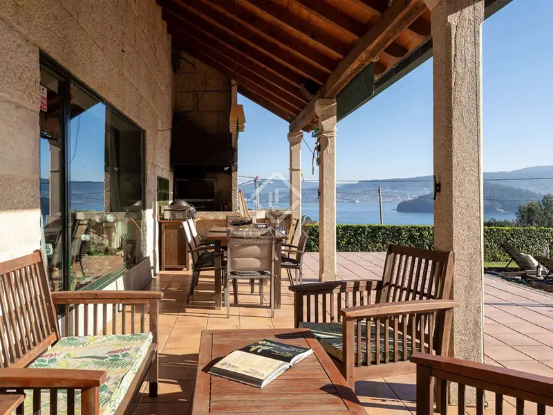Chalet moderno en Samieira con vistas a la r	
ia de Pontevedra