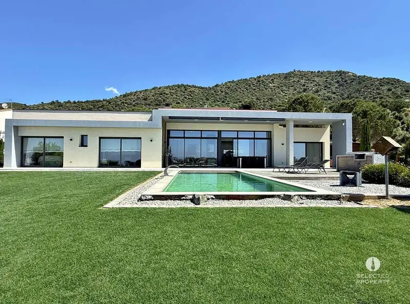 Chalet en Roses Girona con Vistas al Mar y Piscina