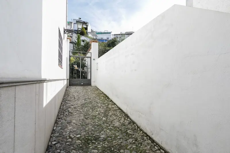 Solar Urbanizable en Albaicin Granada para Inversores