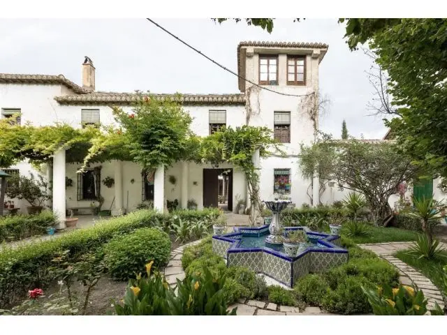 Casa Rural con Picadero y Apartamentos Turísticos en Granada
