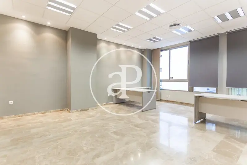 Oficina en venta en Trinitat Valencia 253m2 Reformada Amueblada