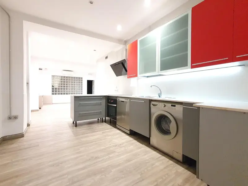Venta Local Comercial El Carmel Barcelona 146m2
