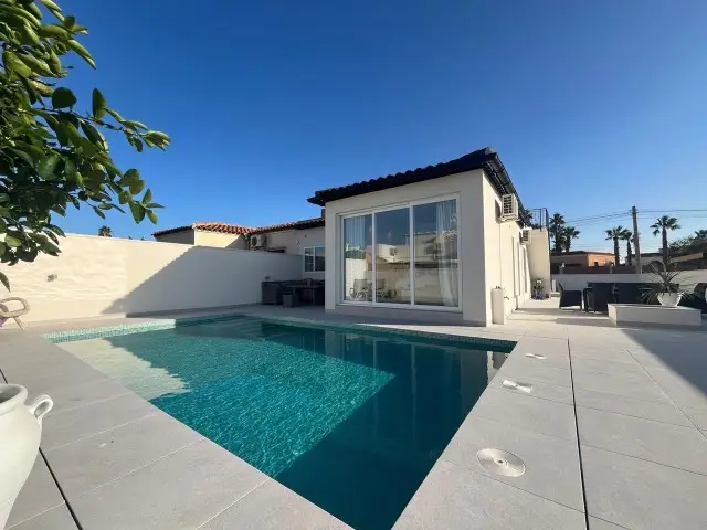 Villa en Venta La Siesta Torrevieja 3 Dormitorios Piscina Privada