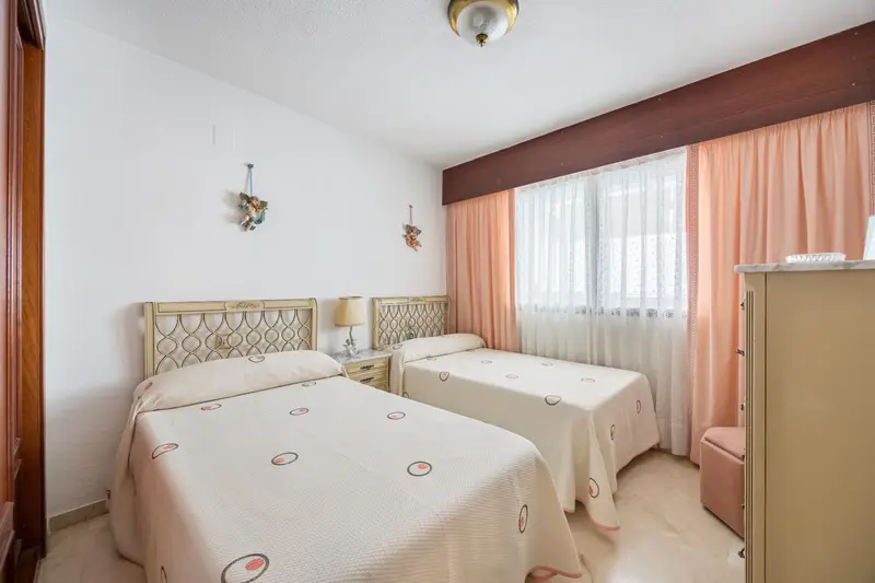 Apartamento en venta Benidorm Centro con piscina y garaje