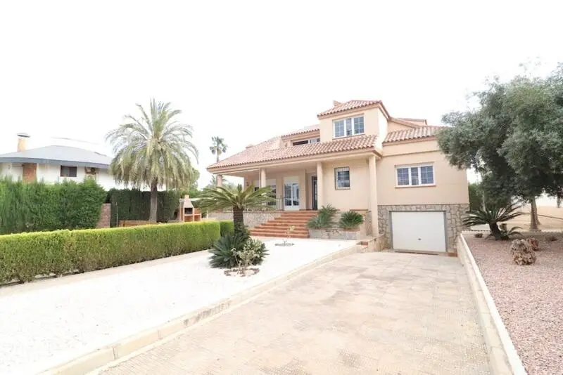 Villa de Lujo en Mil Palmeras 4 Dormitorios Piscina Privada