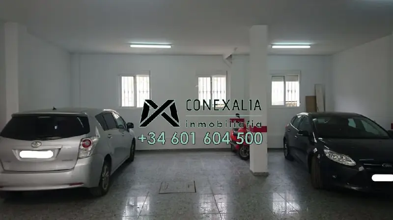 Venta Local Comercial con Garaje en Olvera