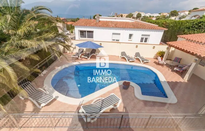 Chalet con 3 Unidades en Mas Fumats Roses Girona Ideal Familias e Inversores