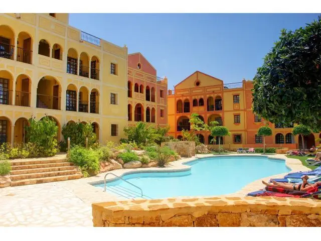 Apartamentos Nuevos Desert Springs Resort