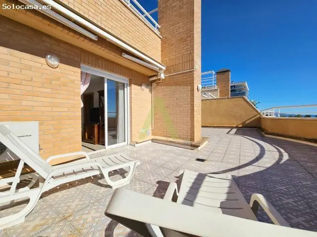 Apartamento con Terraza y Vistas al Mar