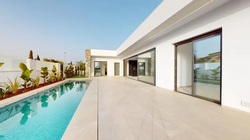 Villa en Venta Los Alcazares 3 Dormitorios Piscina Privada