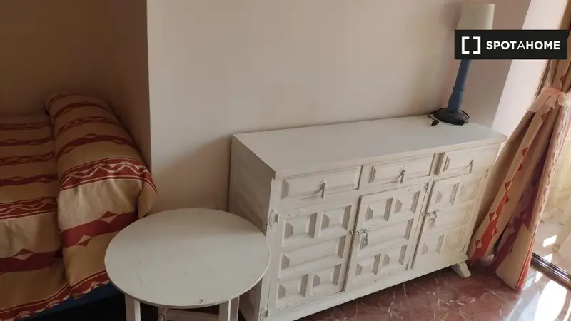 Alquiler Habitaciones Piso 4 Dormitorios Almería