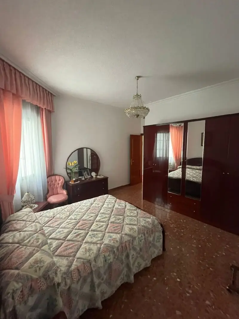 Venta Piso Soleado Centro Cabra 4 habitaciones 2 baños