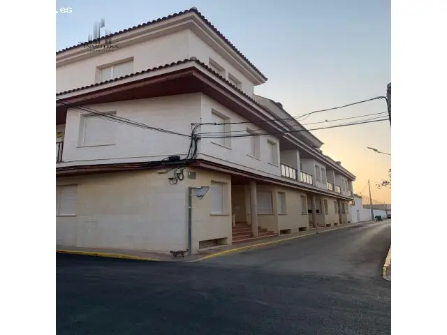 Chalet Adosado de Lujo en La Gineta