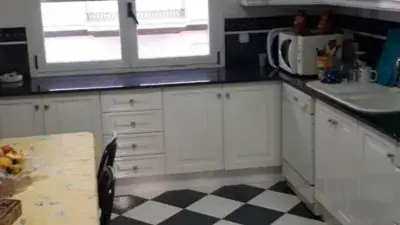 Casa familiar en Tíjola centro con local comercial