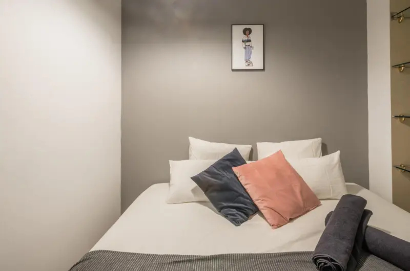 Habitacion Doble en Piso de 10 Habitaciones - Menores de 39 Años