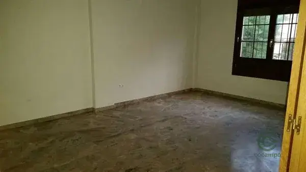 Casa Adosada en Mirabueno con 4 Dormitorios y Piscina