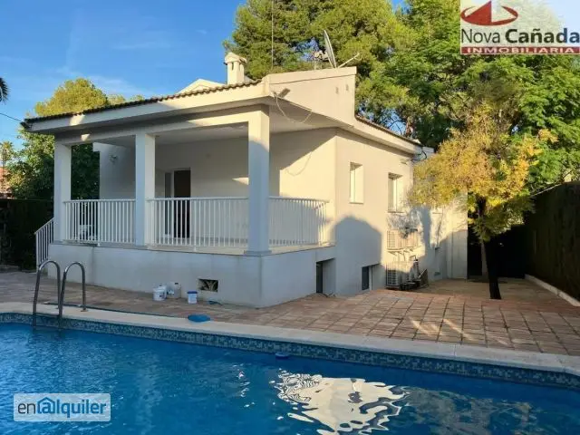 Alquiler casa terraza y piscina La cañada